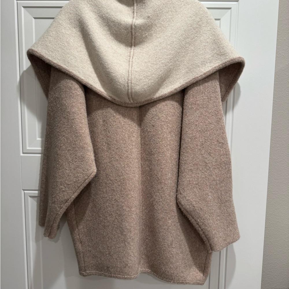 Anthropologie Cream and Tan Shrug Sweater with Oversized Fit - Picture 5 of 5